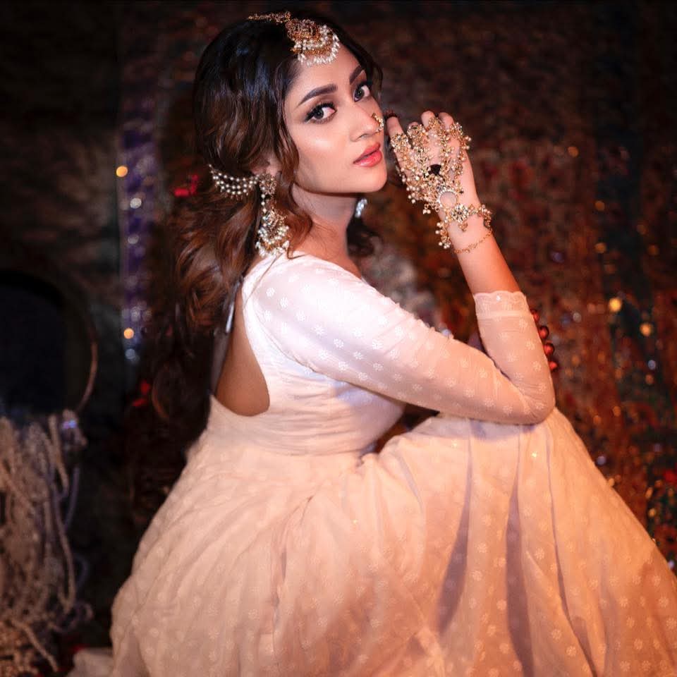 পূজা চেরির ‘দম’ চলচ্চিত্র ও ব্যস্ততার দিনলিপি