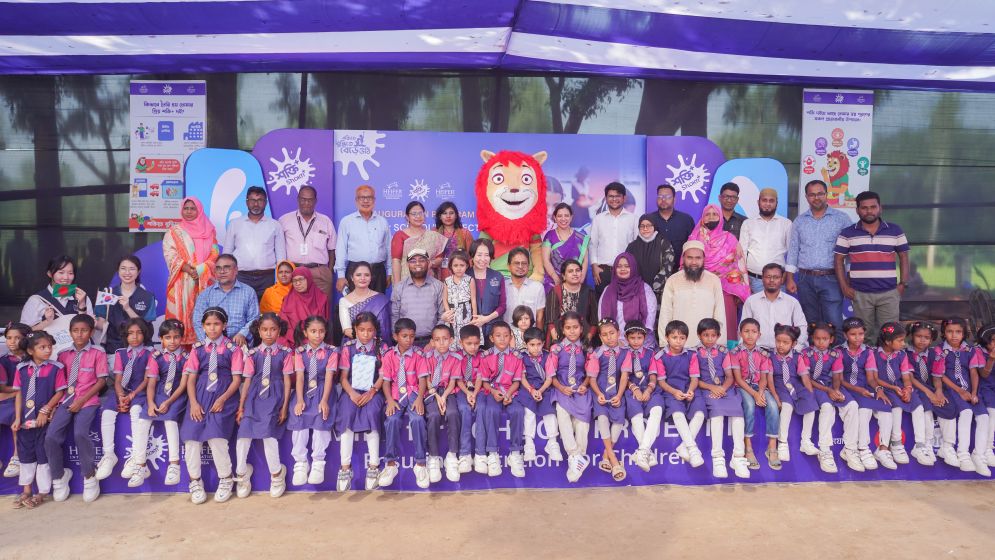 সিরাজগঞ্জে ‘মিল্ক ফর স্কুল’ চালু করল গ্রামীণ ডানোন